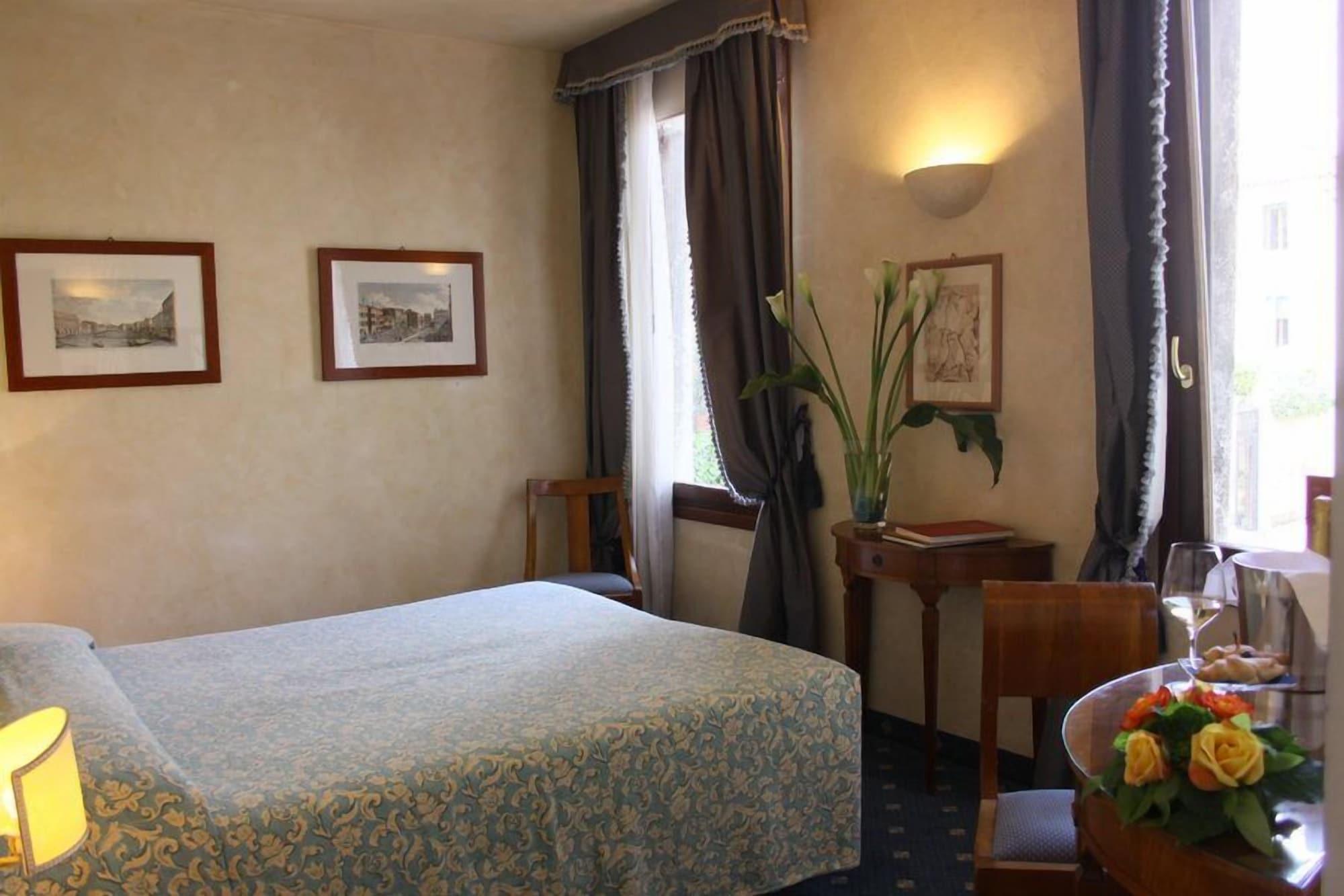 Ai Due Fanali Otel Venedik Dış mekan fotoğraf